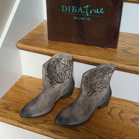 DIBA.TRUE SZ 8 TAN/BLACK Distressed Look - Picture 3 of 13